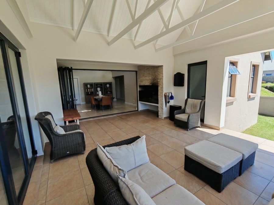 3 Bedroom Property for Sale in Kraaibosch Western Cape